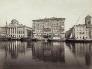 Una veduta di Trieste in una fotografia scattata da Giuseppe Wulz