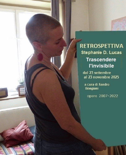 Locandina della mostra Trascendere l'invisibile con opere di Stephanie Denaes Lucas